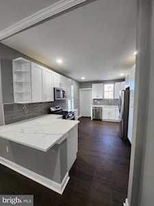 206 36th St N Pennsauken, NJ 08110