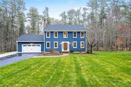 8 Moscow Brook Trl Hopkinton, RI 02832