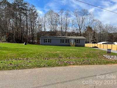 6094 Burnhurst Ln Denver, NC 28037