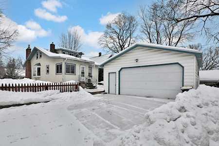 944 Dodd Road West Saint Paul, MN 55118