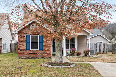 1004 Valley Dr Goodlettsville, TN 37072