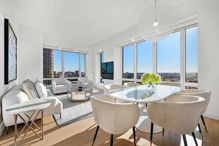 400 Stuart Street #21B Boston, MA 02116