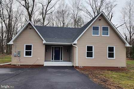 85 Woodland Dr Indian Head, MD 20640