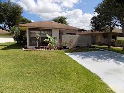 5274 Mendoza Street West Palm Beach, FL 33415