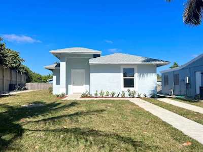 1760 N 12th Court Lake Worth Beach, FL 33460