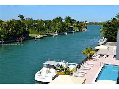 10000 W Bay Harbor Dr #322 Bay Harbor Islands, FL 33154