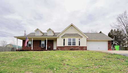 3972 Meade Lake Rd Millington, TN 38053