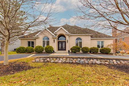 841 Mason Ln Lake In The Hills, IL 60156