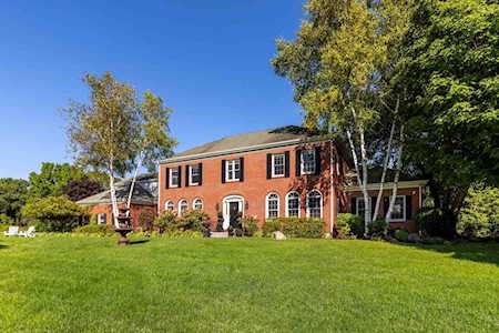 21 Fairway Dr Dover, NH 03820