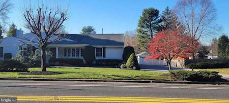 1016 Riverton Rd Cinnaminson, NJ 08077
