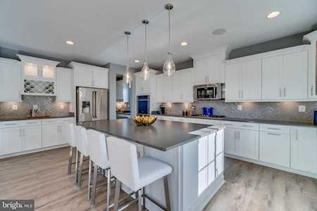 18082 Marsh Pine Rd Dumfries, VA 22026