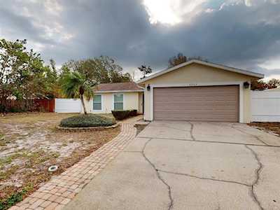 6203 32nd Avenue CIRCLE W Bradenton, FL 34209