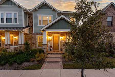 4516 Meadow Hawk Drive Arlington, TX 76005