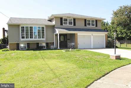 2157 Pennbrook Ct Cinnaminson, NJ 08077