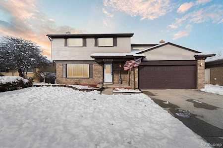 43036 Ryegate St Canton Twp, MI 48187