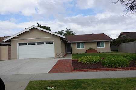 9131 Mediterranean Dr Huntington Beach, CA 92646