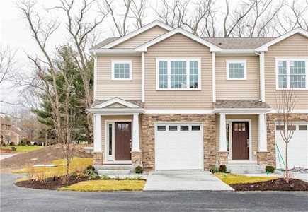 25 Franklin Rd #1 East Greenwich, RI 02818