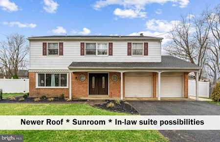 1140 Heartwood Dr Cherry Hill, NJ 08003