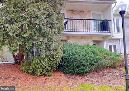 256 Chelsea Circle W Newtown Square, PA 19073