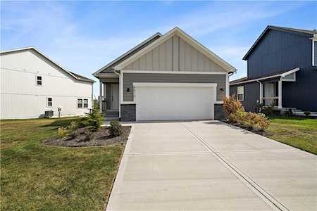 8814 SW 9th Terrace Blue Springs, MO 64064