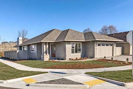 3903 Arizona Dr Medford, OR 97504