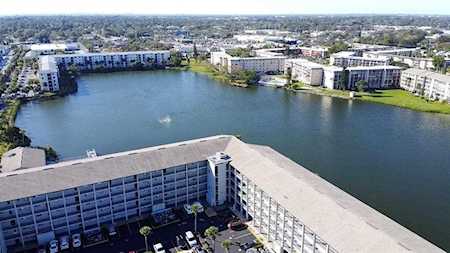 3122 Lake Bayshore Dr #218 Bradenton, FL 34205