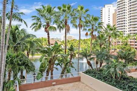 765 Crandon Blvd #207 Key Biscayne, FL 33149