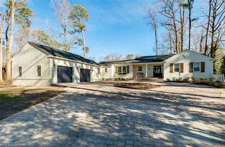 106 Bay Dr Virginia Beach, VA 23451
