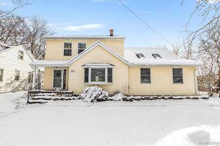 3324 Highland Highland Twp, MI 48356