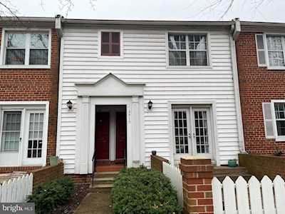 2515D Walter Reed Dr S #D Arlington, VA 22206