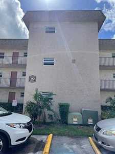 719 Lori Drive #109 Palm Springs, FL 33461