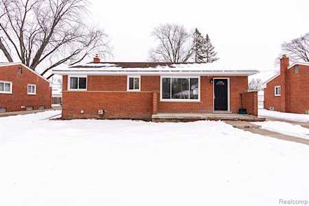 9846 Merriman Rd Livonia, MI 48150