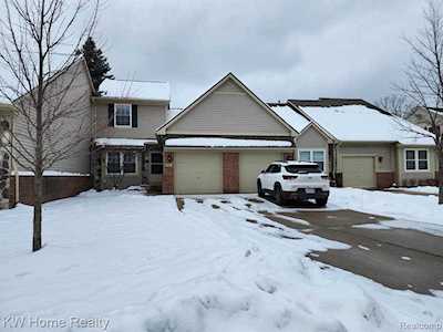 41853 Cantebury Dr Novi, MI 48377