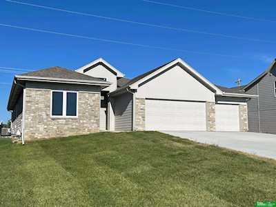 10109 S 180th Avenue Circle Omaha, NE 68136