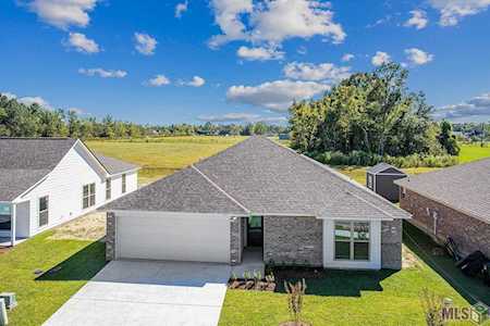 1280 Meadow Crossing Dr Gonzales, LA 70737