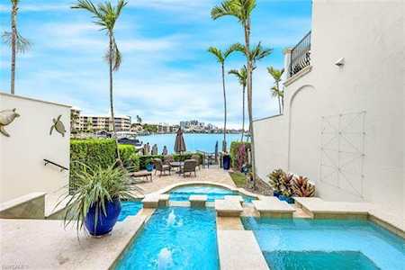 221 Harbour Dr #6 Naples, FL 34103