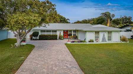 4221 Harbor Hills Dr Largo, FL 33770