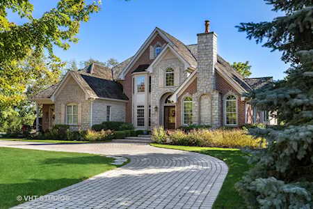 1724 Bull Valley Dr Woodstock, IL 60098