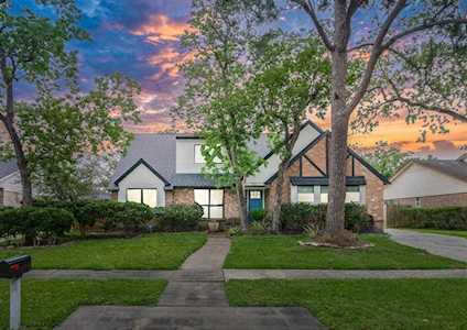 1302 Longledge Dr Seabrook, TX 77586