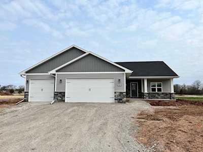 1975 Louie Ln Neenah, Village of Fox Crossing, WI 54956