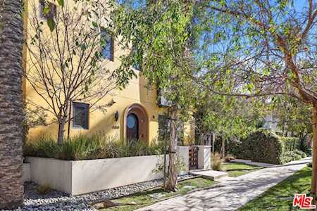 6368 W June Place Los Angeles, CA 90038