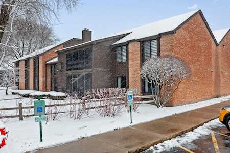 740 Saint Andrews Ln #4 Crystal Lake, IL 60014