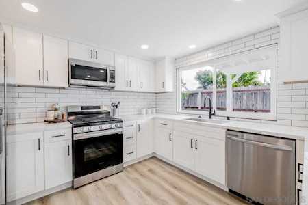 3775 Carnegie Dr Oceanside, CA 92056