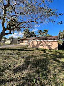 6861 SW 18th St North Lauderdale, FL 33068