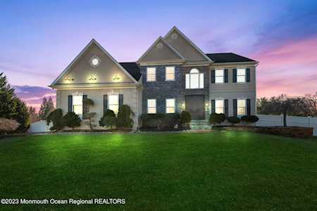 31 Stream Bank Dr Freehold, NJ 07728