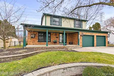 46943 Shiloh Shelby Twp, MI 48317