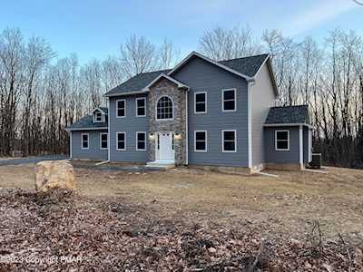208 Patten Cir Albrightsville, PA 18210