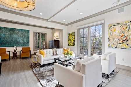 200 S Orange Grove Blvd #206 Pasadena, CA 91105