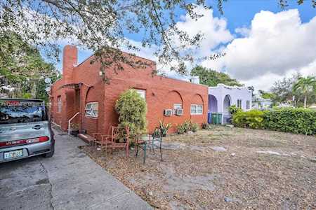 1839 NW 49th St Miami, FL 33142