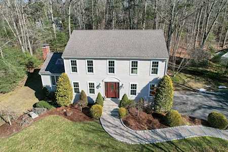 6 Daniels Rd Mendon, MA 01756